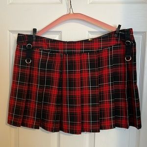 MAKE AN OFFER!! Vintage plaid pleated mini in excellent condition